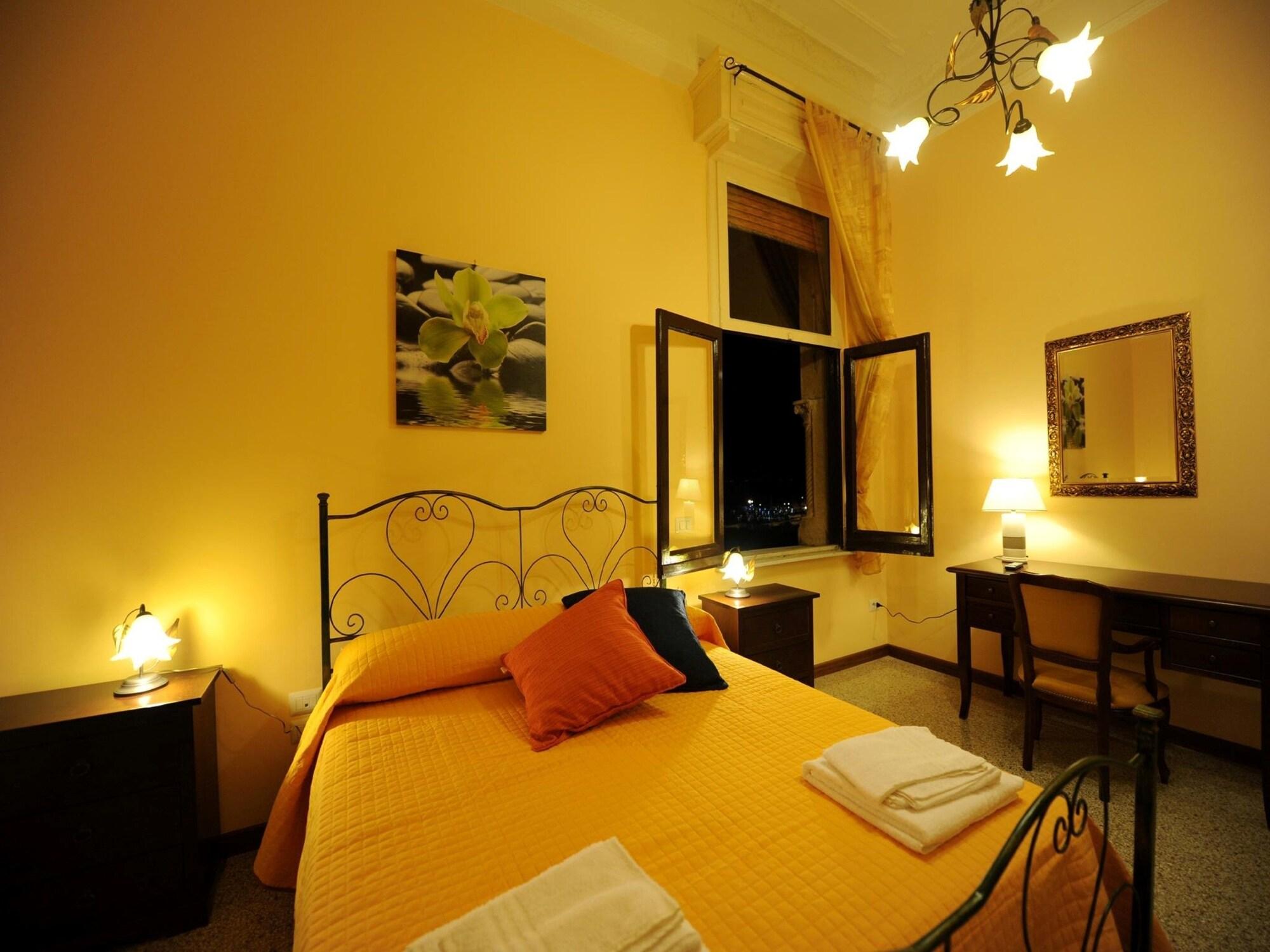 Barone Bed And Breakfast Salerno Bagian luar foto