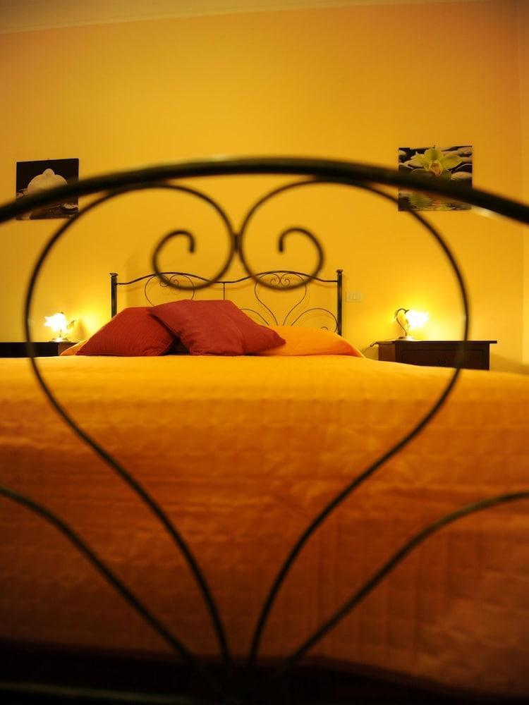 Barone Bed And Breakfast Salerno Bagian luar foto