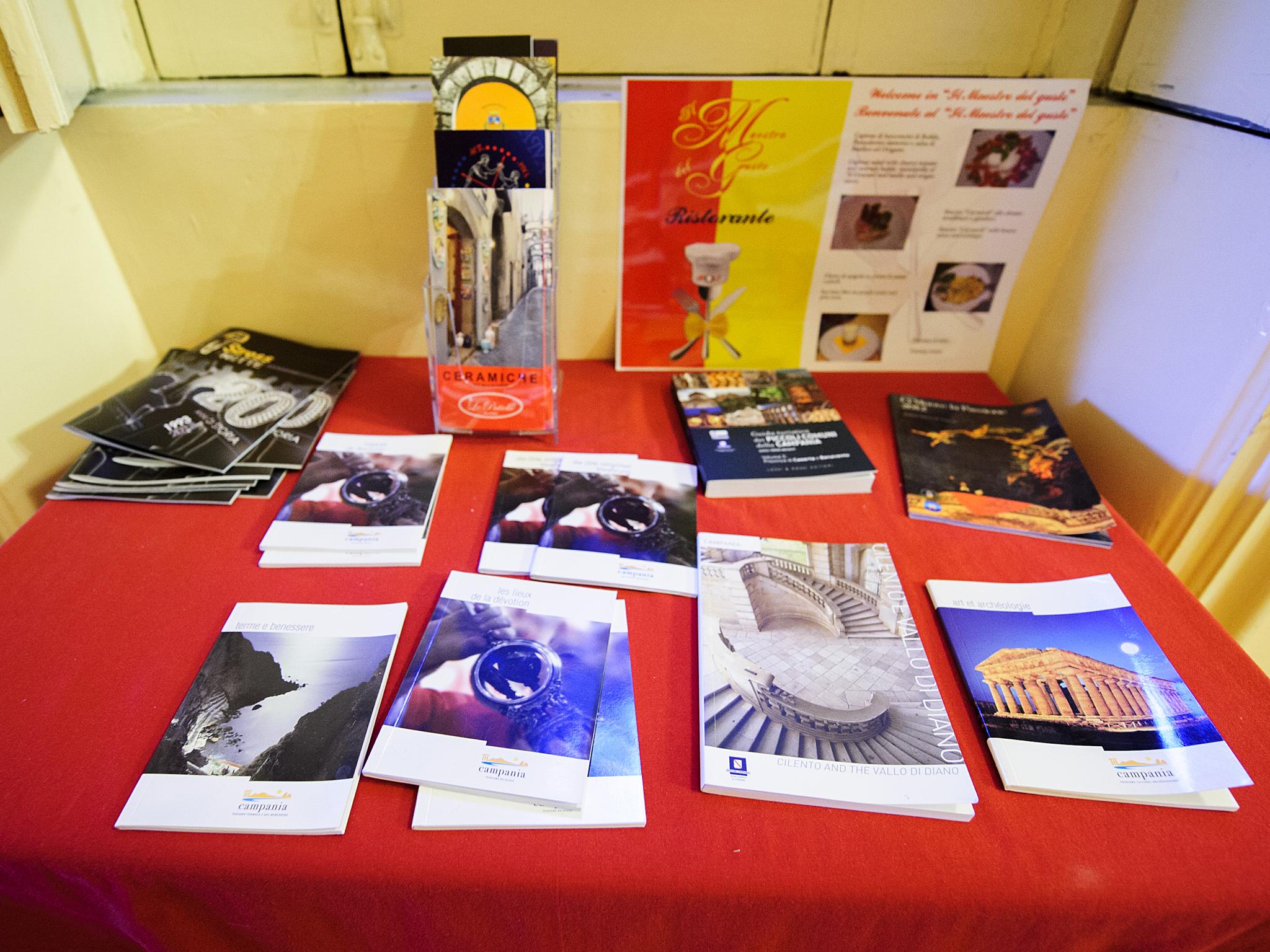 Barone Bed And Breakfast Salerno Bagian luar foto