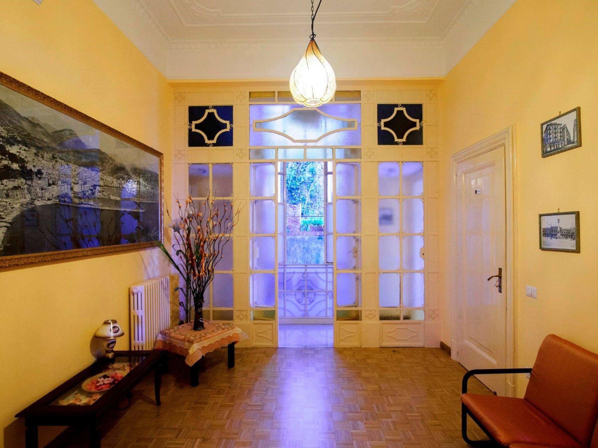 Barone Bed And Breakfast Salerno Bagian luar foto
