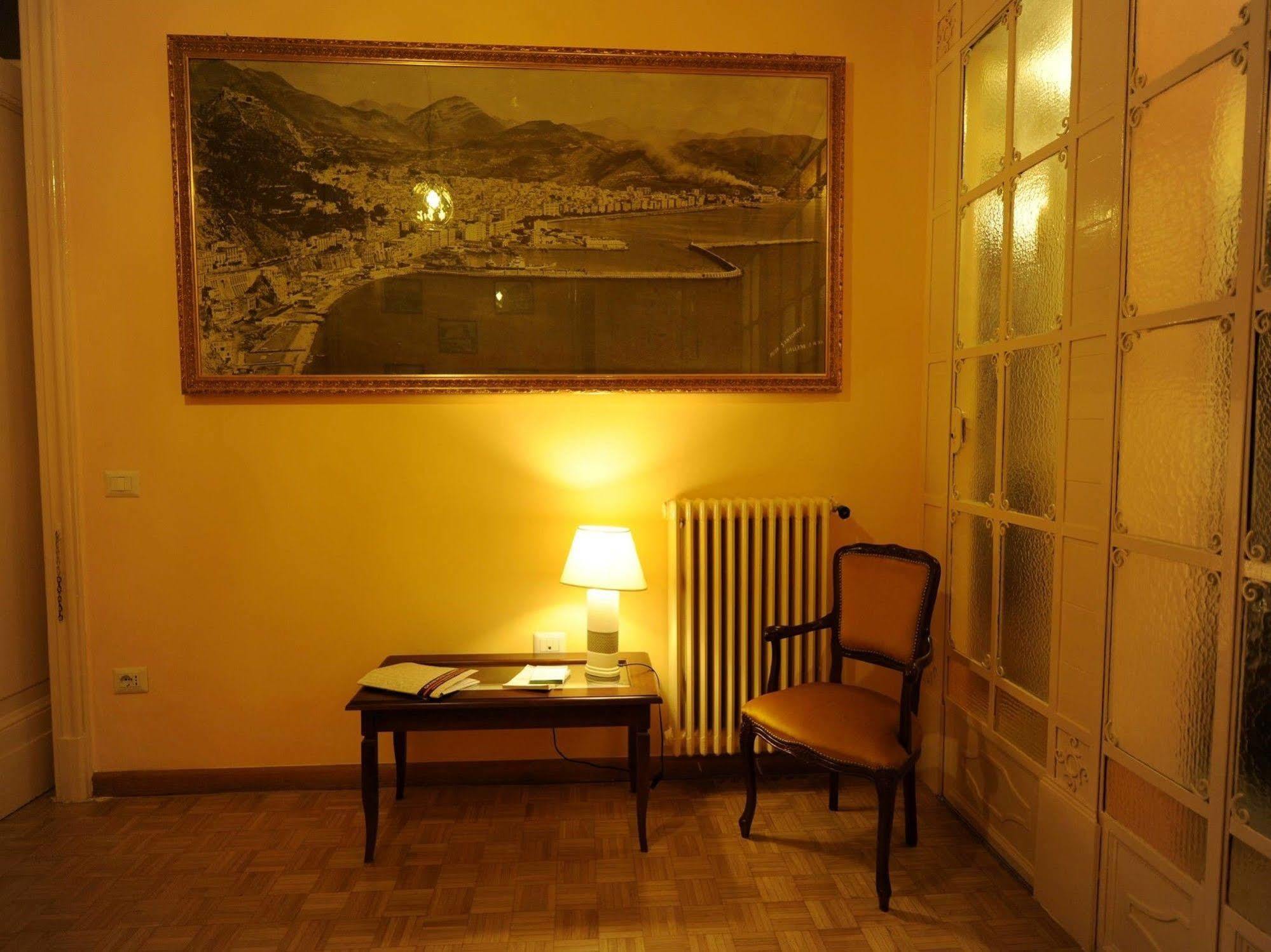 Barone Bed And Breakfast Salerno Bagian luar foto